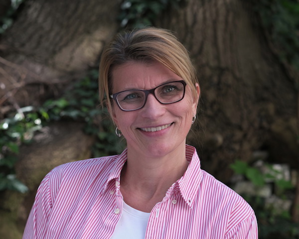 dr. Valastyán Rita